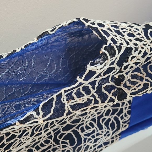 Gown - Picture 9 of 9